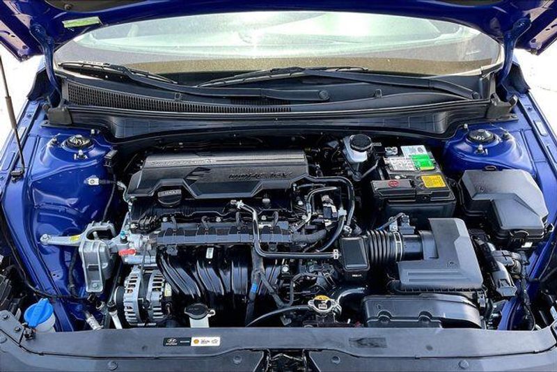 Used 2023 Hyundai Elantra SELImage 9