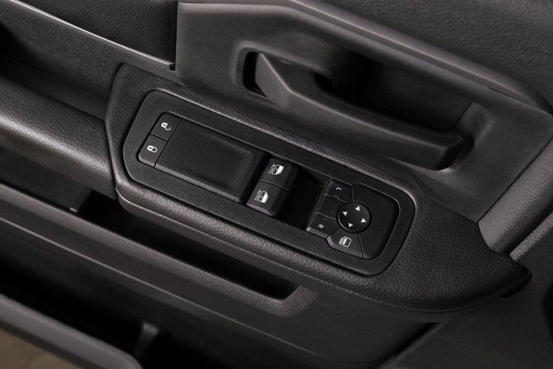 2025 RAM 2500 TradesmanImage 3