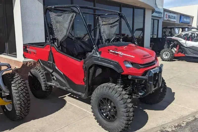 2025 HONDA PIONEER 1000 HERO RED 