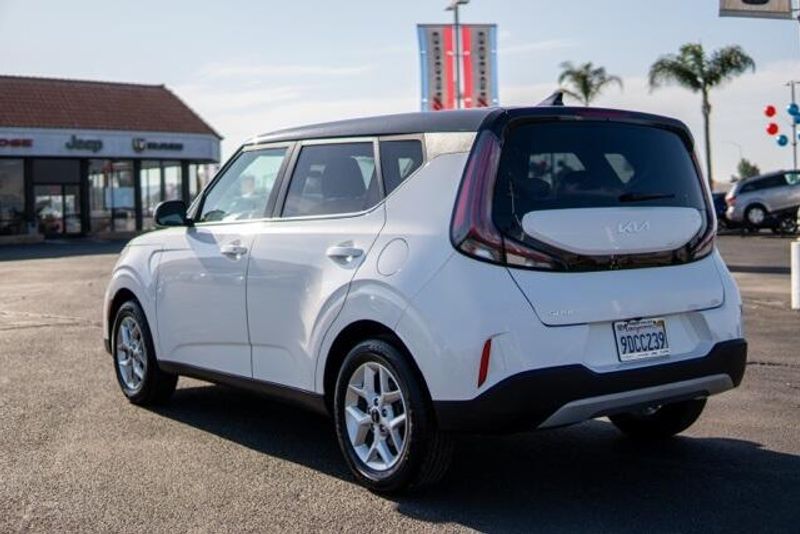 2023 Kia Soul SImage 5