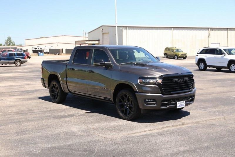 2025 RAM 1500 Laramie Crew Cab 4x4 5