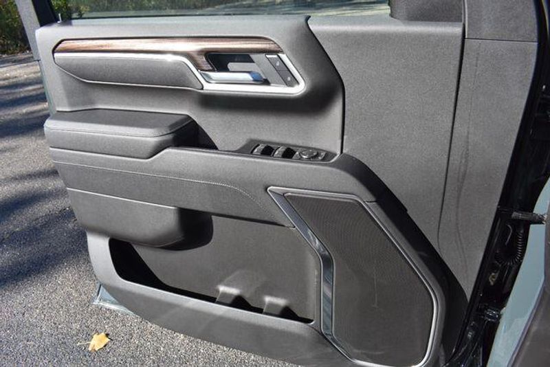 New 2025 Chevrolet Silverado 1500 LTImage 32