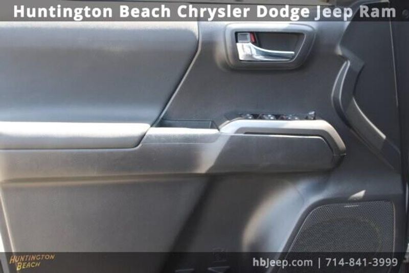 2022 Toyota Tacoma TRD SportImage 13