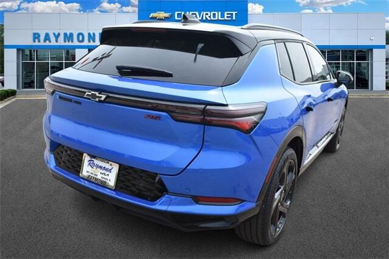 2025 Chevrolet Equinox EV RSImage 3