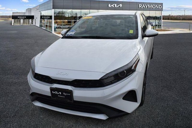 Used 2023 Kia Forte LXSImage 8