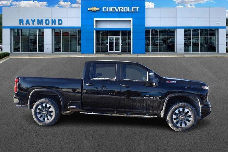 New 2026 Chevrolet Silverado 2500HD CustomImage 2