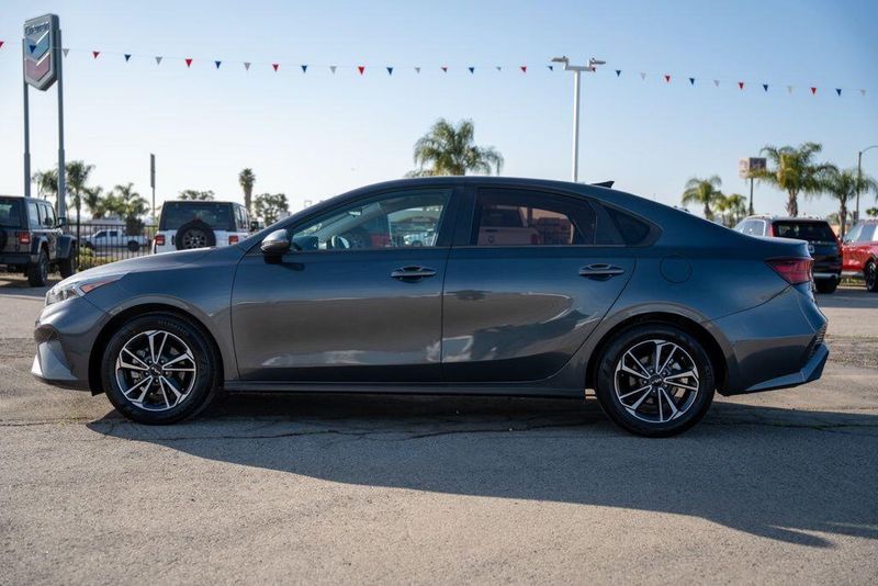 Used 2022 Kia Forte LXSImage 4