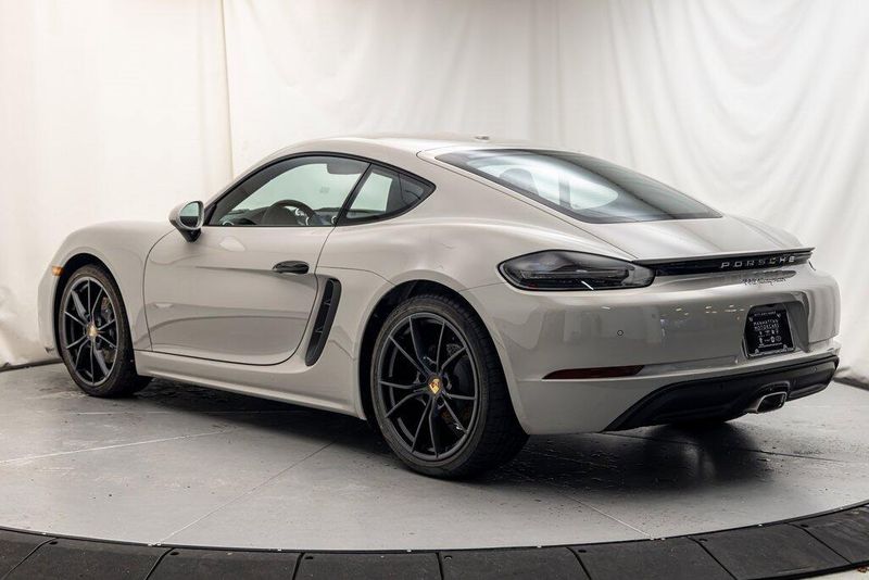 2024 Porsche 718 Cayman BaseImage 3