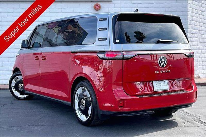Used 2025 Volkswagen ID. Buzz Pro S PlusImage 10
