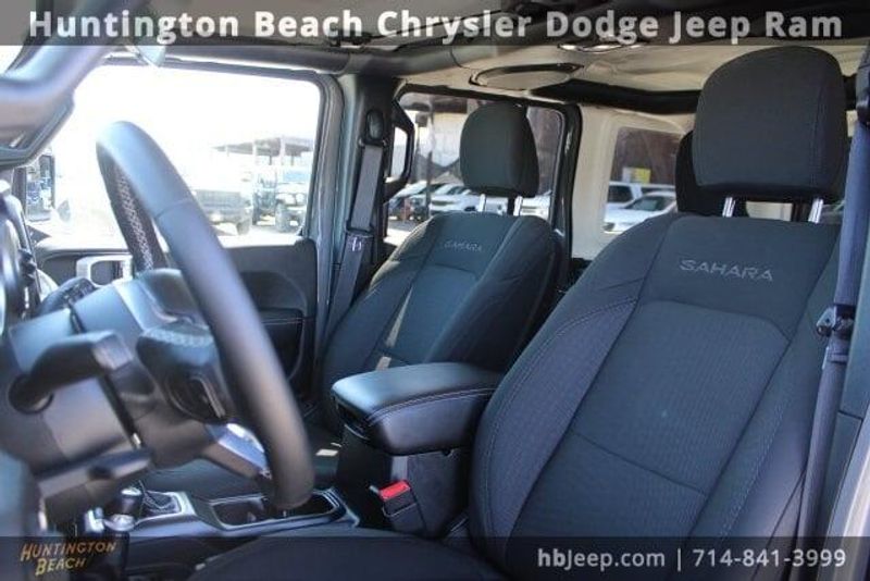 2020 Jeep Wrangler Unlimited SaharaImage 31