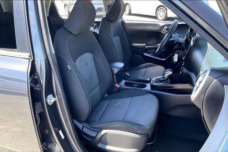 Used 2021 Kia Soul SImage 6
