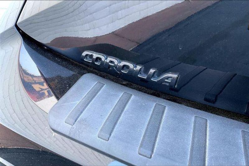 Used 2025 Toyota Corolla Hatchback SEImage 31