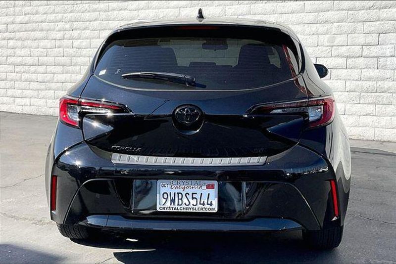 Used 2025 Toyota Corolla Hatchback SEImage 3