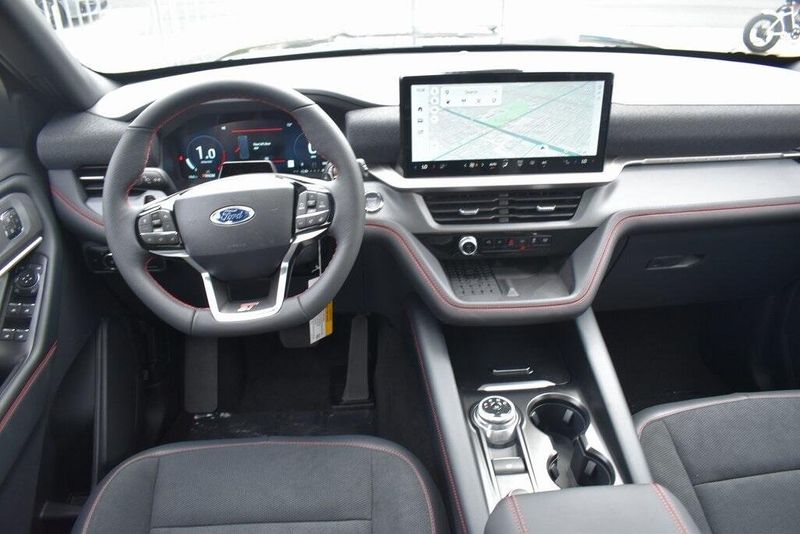 New 2025 Ford Explorer STImage 15