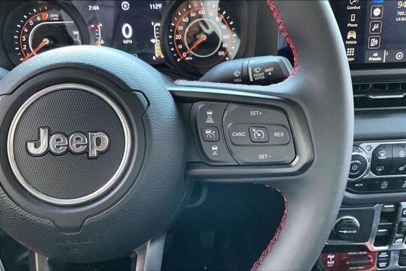 Used 2024 Jeep Gladiator RubiconImage 19
