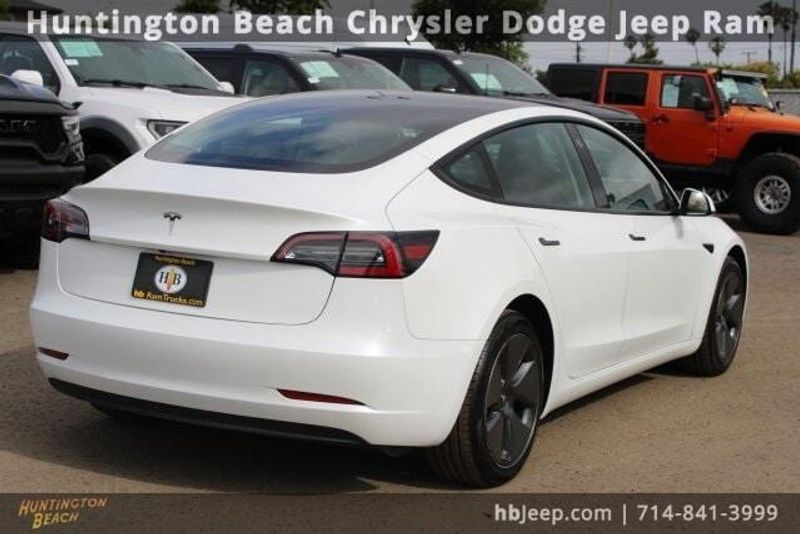 2023 Tesla Model 3 BaseImage 5
