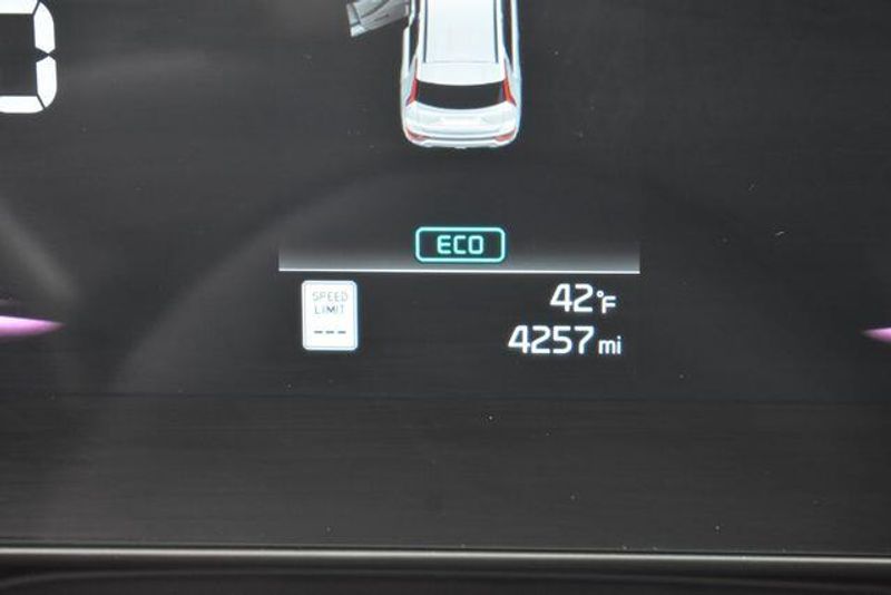 New 2025 Kia Niro EXImage 27