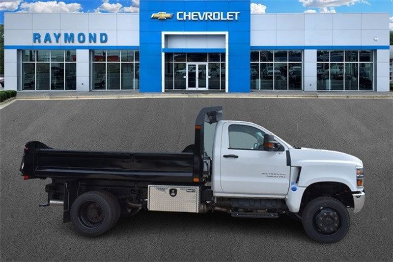 2024 Chevrolet Silverado 4500HD Work TruckImage 2