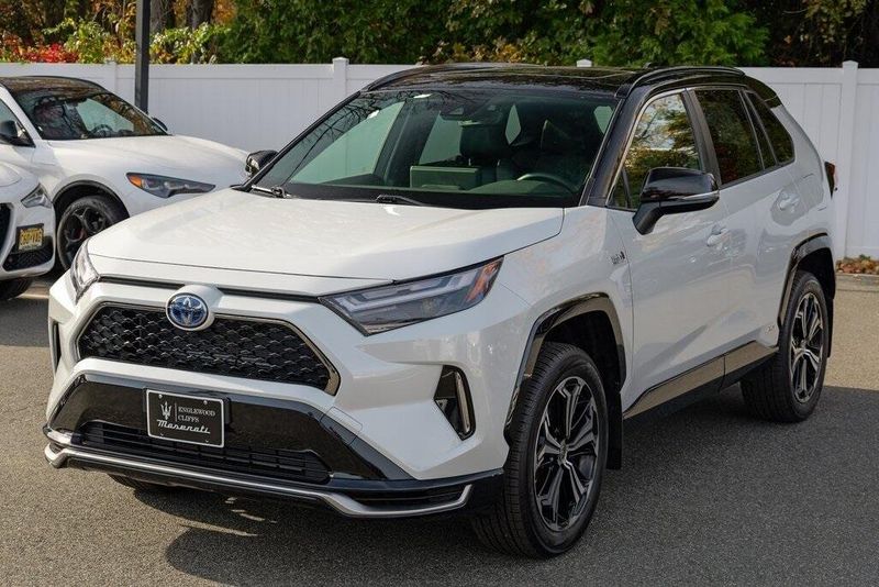 2024 Toyota RAV4 Prime XSE photo 2