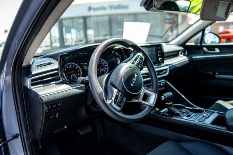 2023 Kia K5 LXSImage 9
