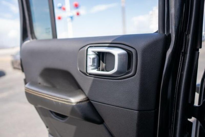 Used 2024 Jeep Wrangler SaharaImage 20