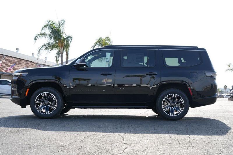 2026 Jeep Grand Wagoneer Image 4