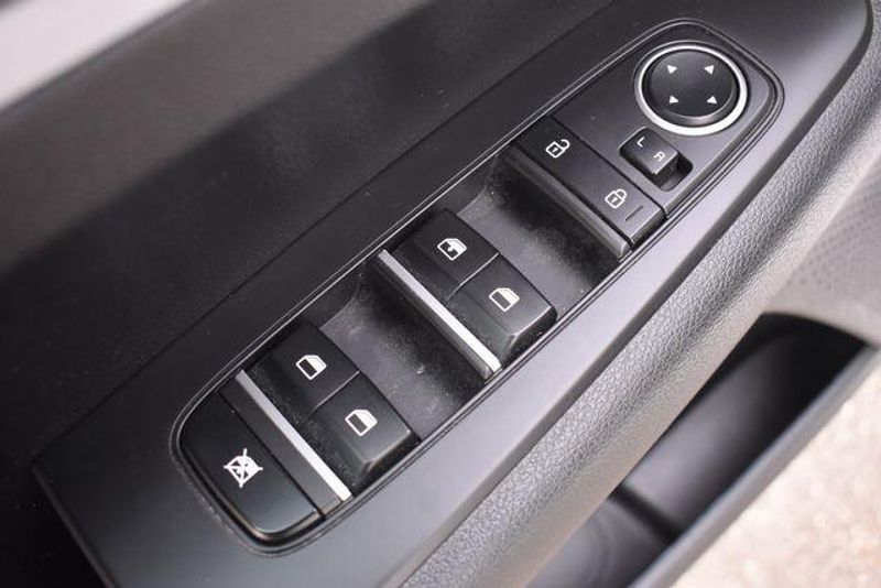 Used 2023 Kia Forte LXSImage 18