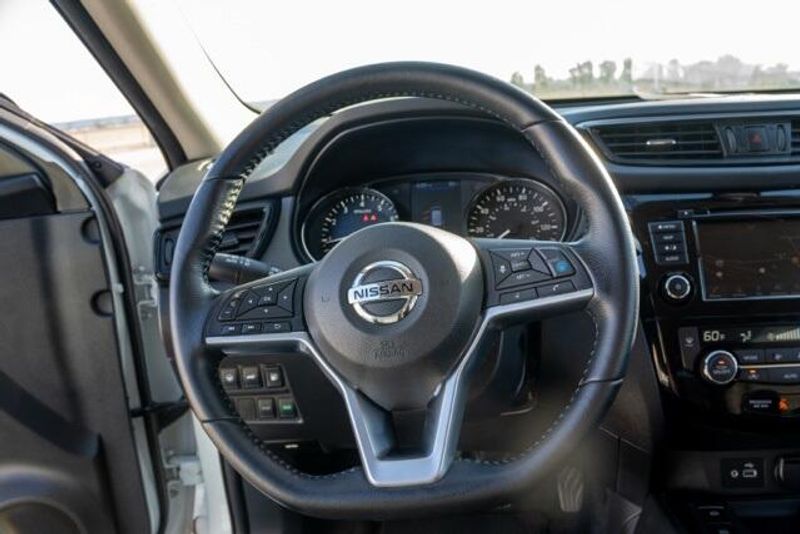 Used 2020 Nissan Rogue SVImage 17