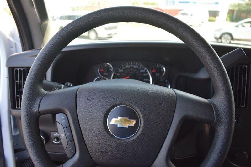 New 2025 Chevrolet Express 2500 Work VanImage 23