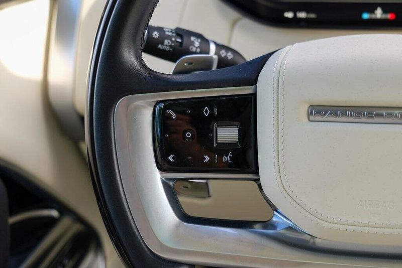 2023 Land Rover Range Rover SE photo 37