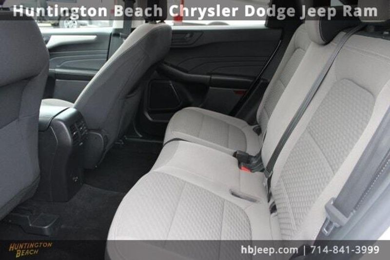 2022 Ford Escape SE HybridImage 33