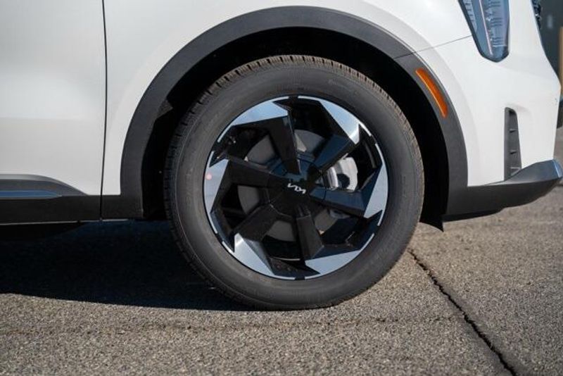 New 2026 Kia Sorento Hybrid EXImage 9