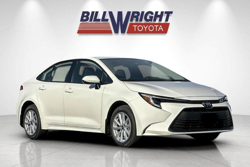 New 2027 Toyota Corolla Hybrid LEImage 1