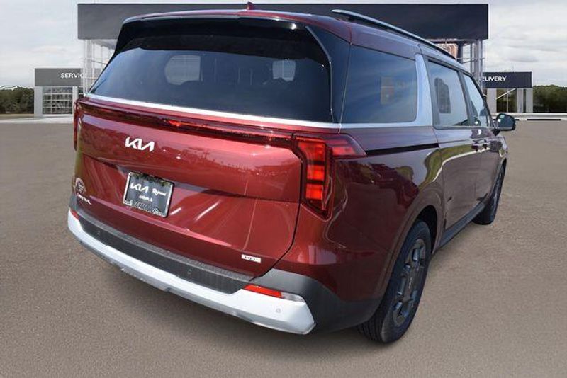 New 2026 Kia Carnival Hybrid EXImage 4