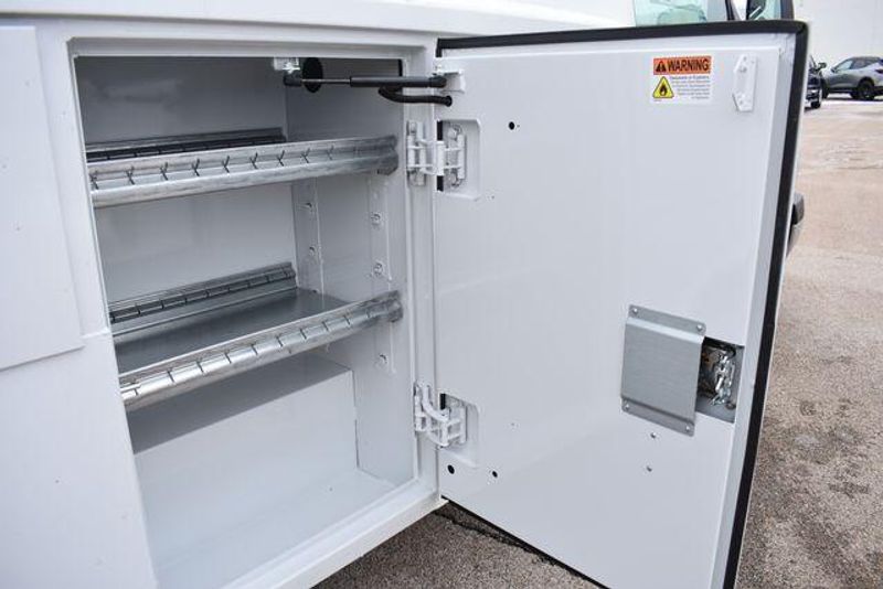 New 2025 Chevrolet Express 3500 Work VanImage 15