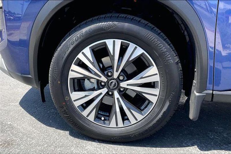 Used 2023 Nissan Rogue SVImage 8