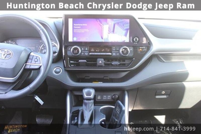 2024 Toyota Highlander XLEImage 16