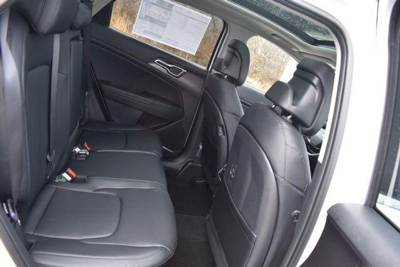 New 2026 Kia Sportage EXImage 15