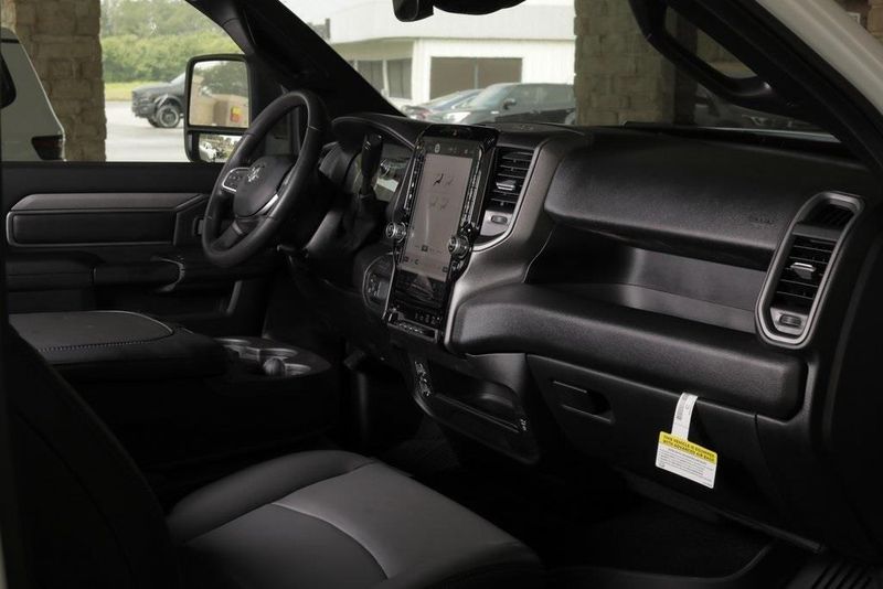 2025 RAM 2500 Tradesman Crew Cab 4x4 8