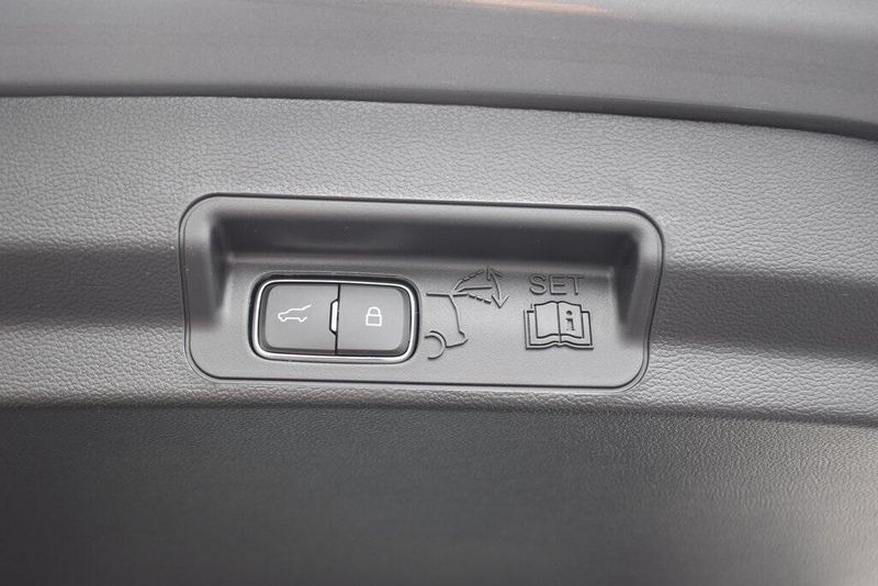 New 2025 Ford Explorer STImage 8