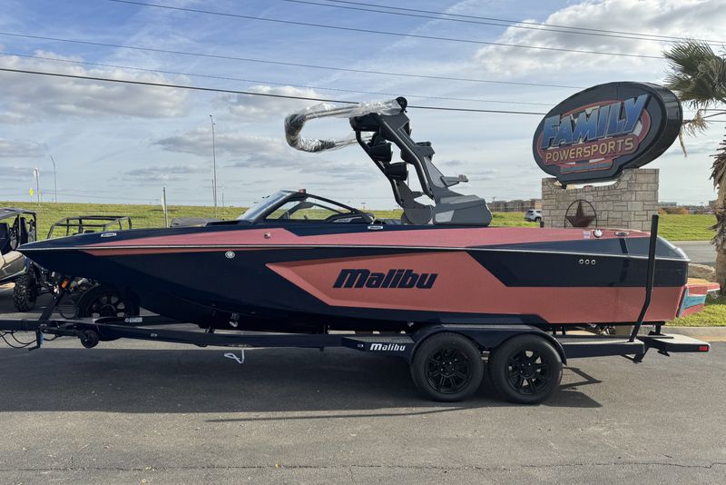 2024 MALIBU WAKESETTER 24 MXZ  in a ORANGE-BULE exterior color. Family PowerSports (877) 886-1997 familypowersports.com 
