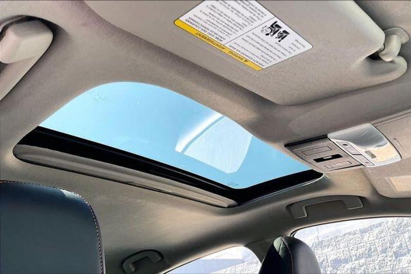 Used 2025 Nissan Sentra SRImage 28