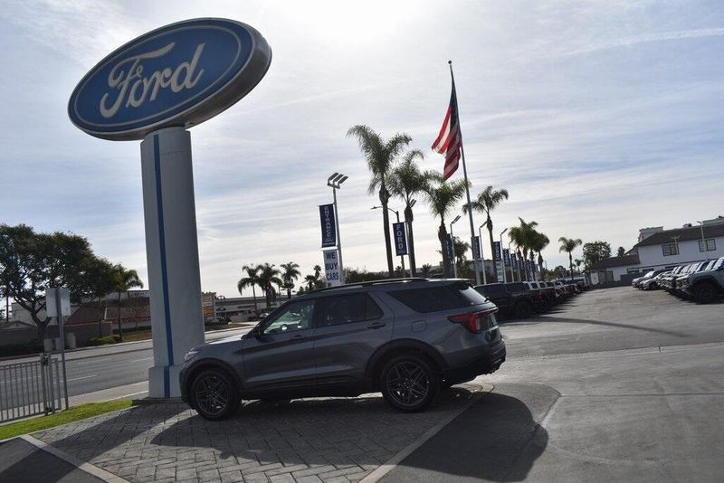 2025 Ford Explorer STImage 20