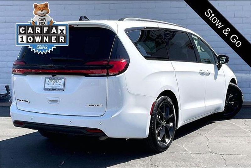 Used 2026 Chrysler Pacifica LimitedImage 13