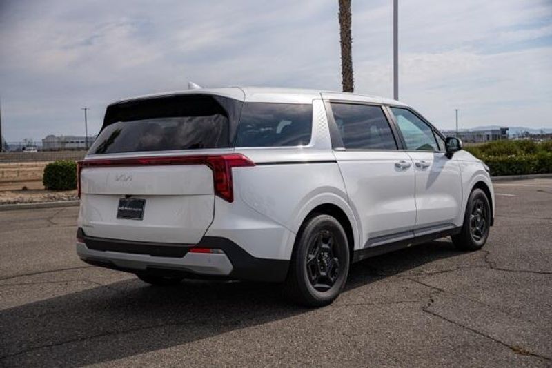 New 2026 Kia Carnival LXSImage 7