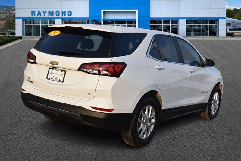 Used 2024 Chevrolet Equinox LTImage 4