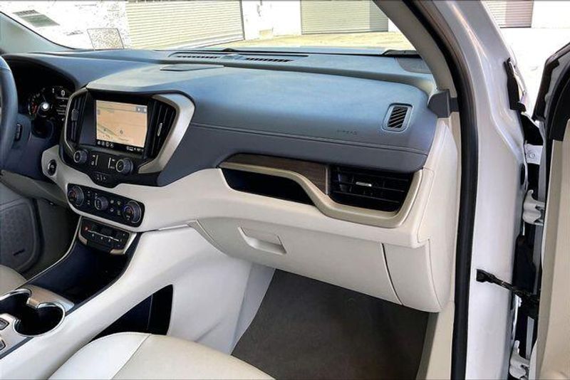 Used 2024 GMC Terrain DenaliImage 16