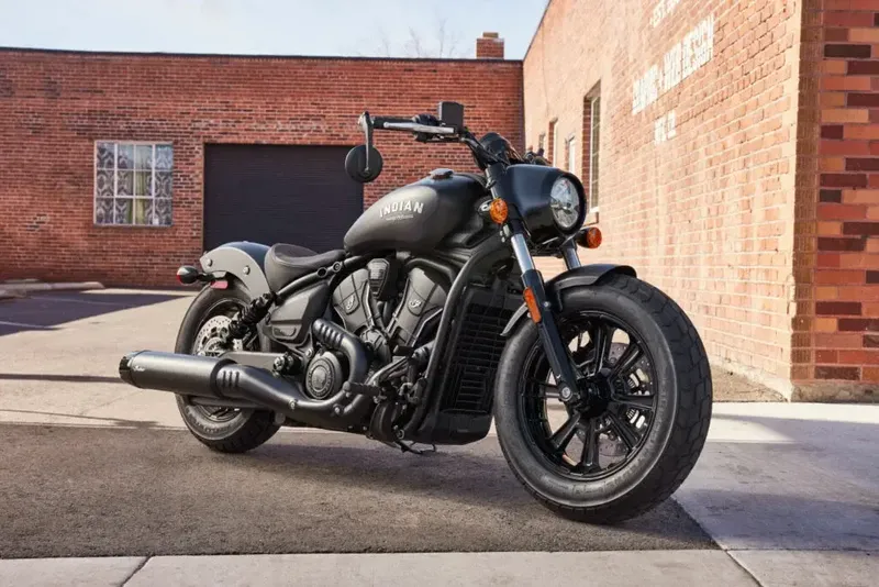 2025 INDIAN MOTORCYCLE SCOUT BOBBER LIMITED WITH TECHNOLOGY PACKAGE BLACK SMOKE 