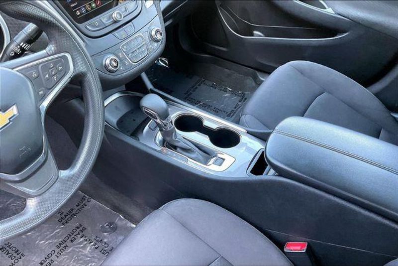 Used 2022 Chevrolet Malibu LTImage 17