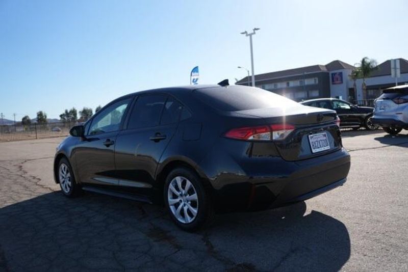 Used 2022 Toyota Corolla LEImage 5
